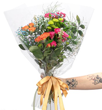 mix buket tasarımlı çiçekler