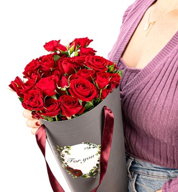mini kırmızı gül buketi