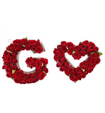 özel harf kalpli çiçek