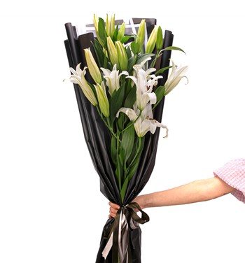 Beyaz lilyum çiçeği